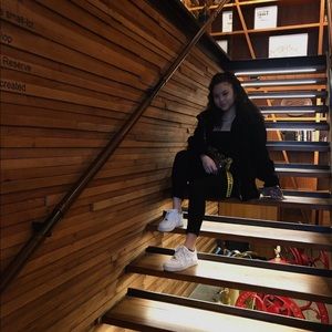 Meet your Posher, Elaina